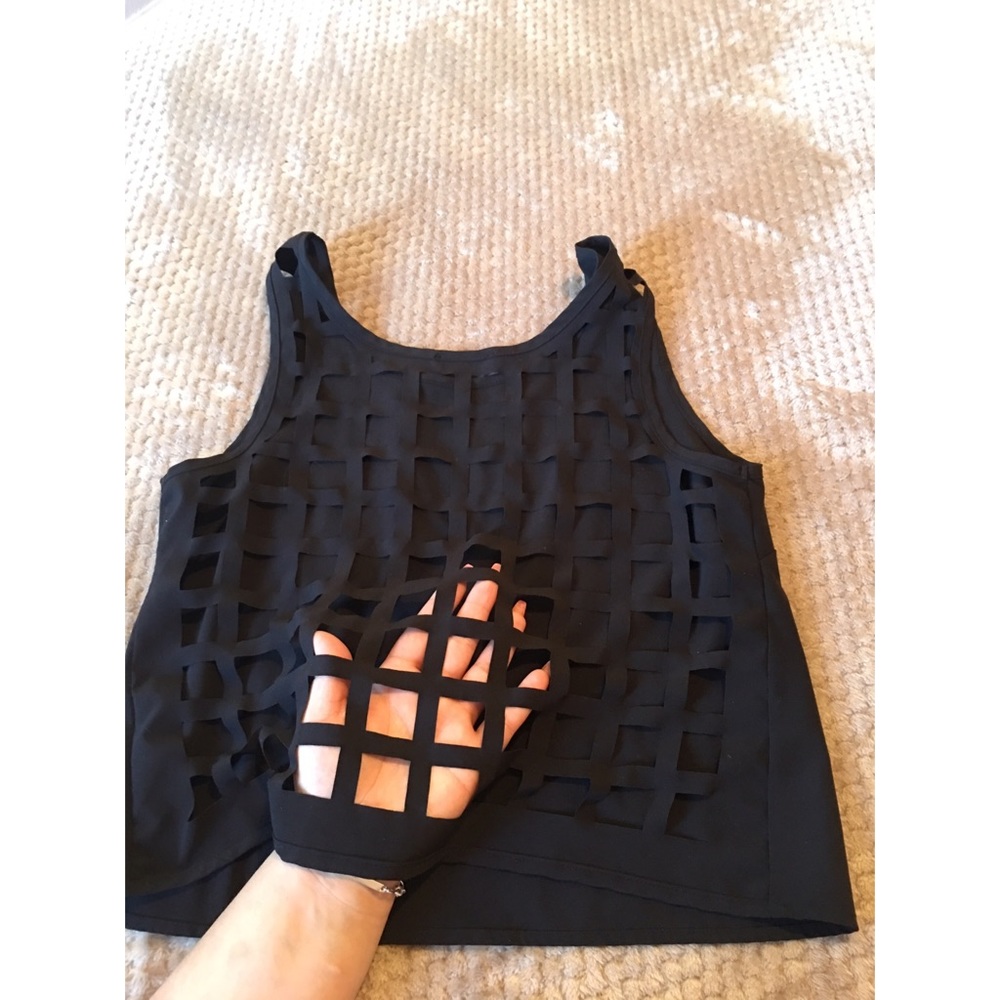 Black top - Picture 3 of 3
